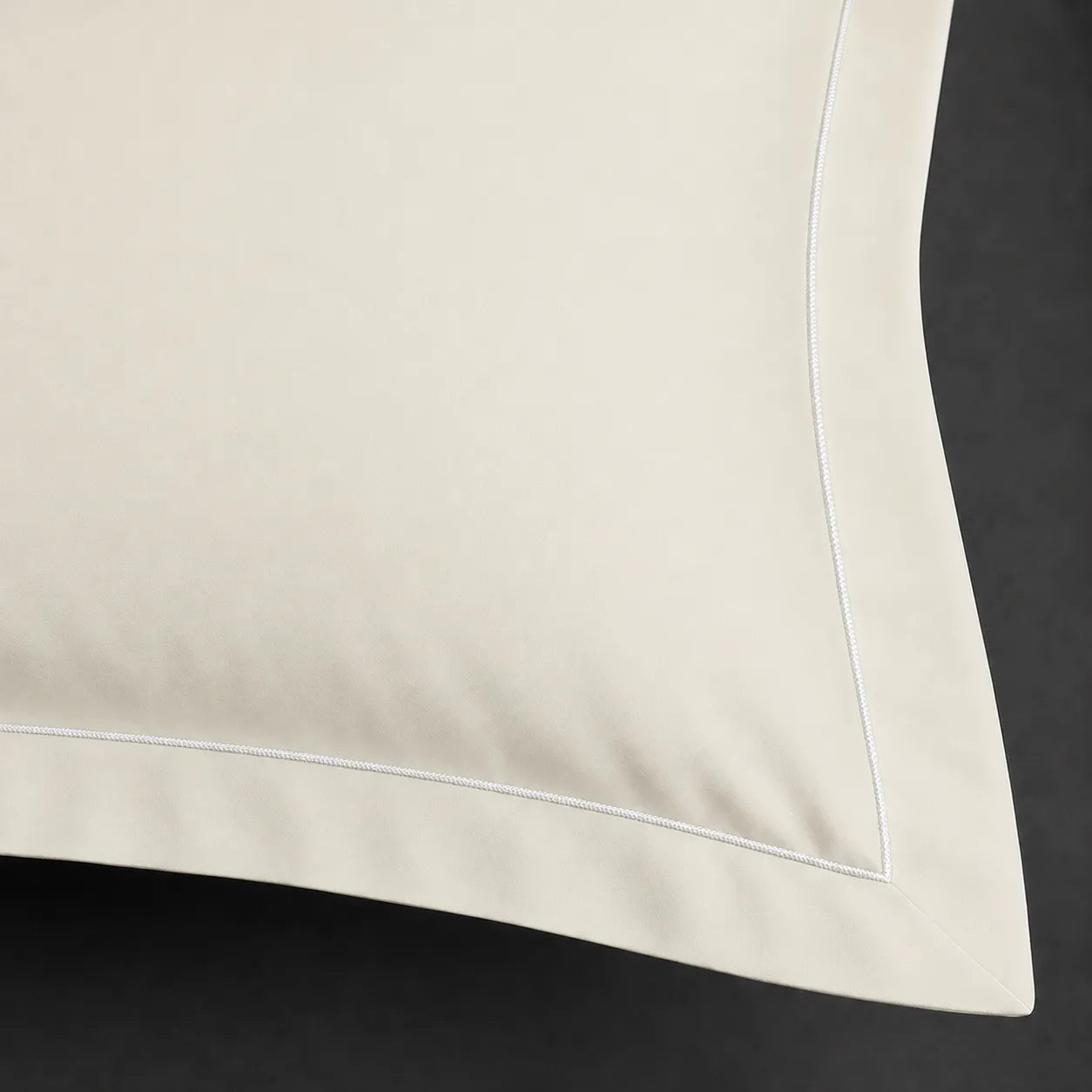 Oxford One Row Satin Stitch