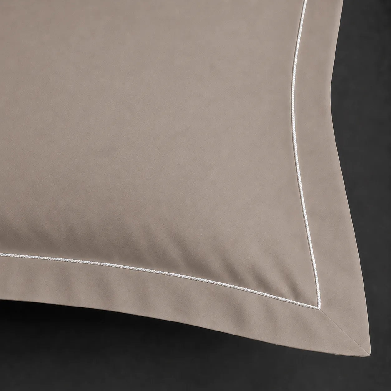 Oxford One Row Satin Stitch