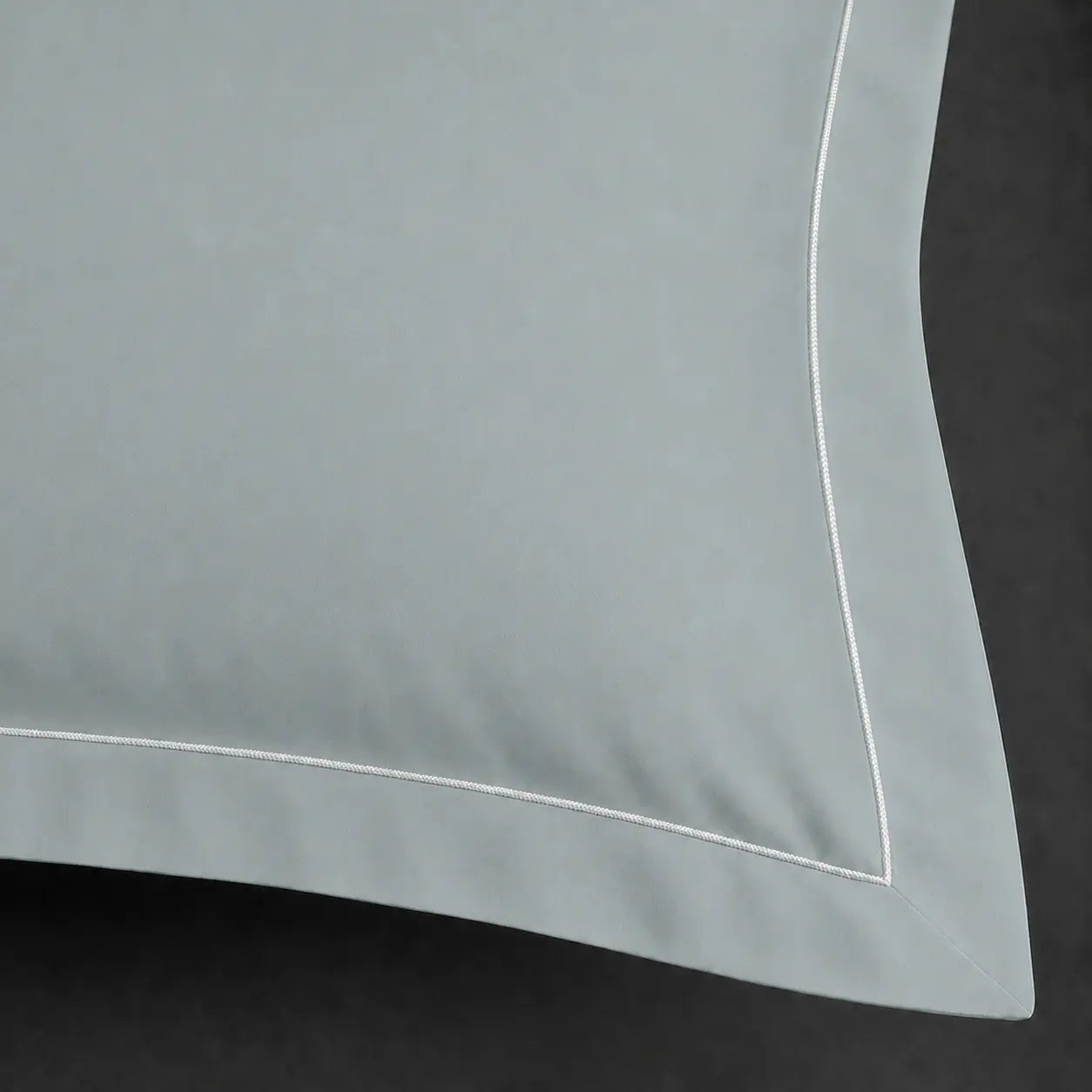 Oxford One Row Satin Stitch